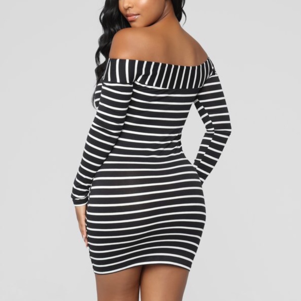 New Off the shoulder Dress🔥